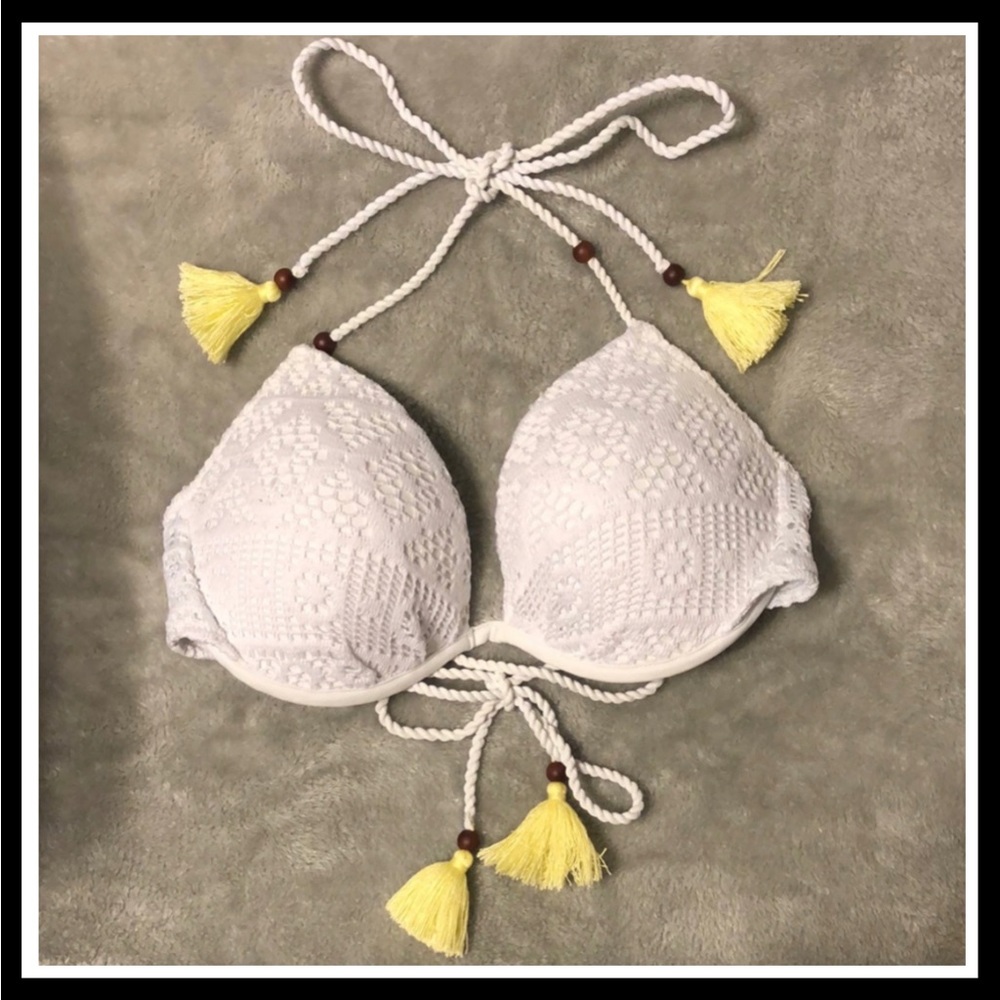 Victoria’s Secret White Bikini Top 34C